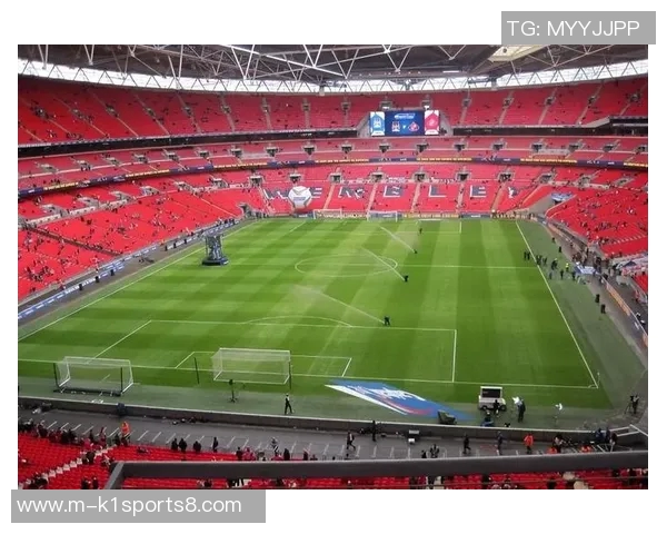 香港足球场的魅力与发展:探寻这片绿茵场上的激情与梦想