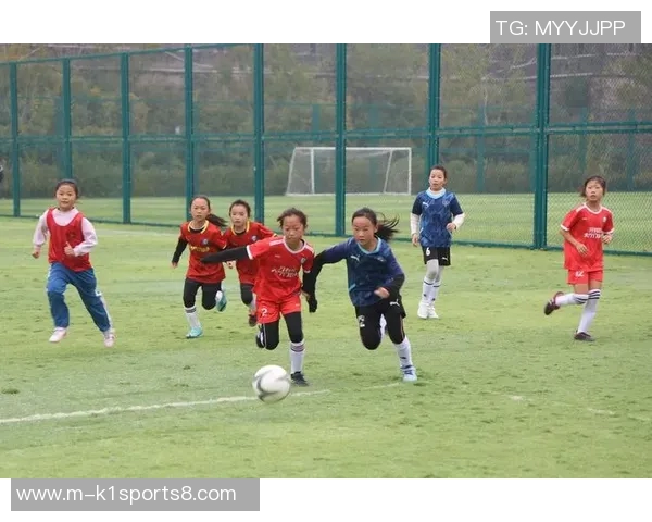 精彩儿童足球比赛视频展示小小球员的激情与梦想