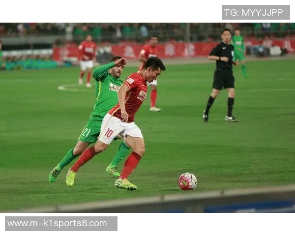 恒大与上港的精彩对决结果揭晓谁将赢得这场激烈的较量 恒大与上港的精彩对决结果揭晓谁将赢得这场激烈的较量